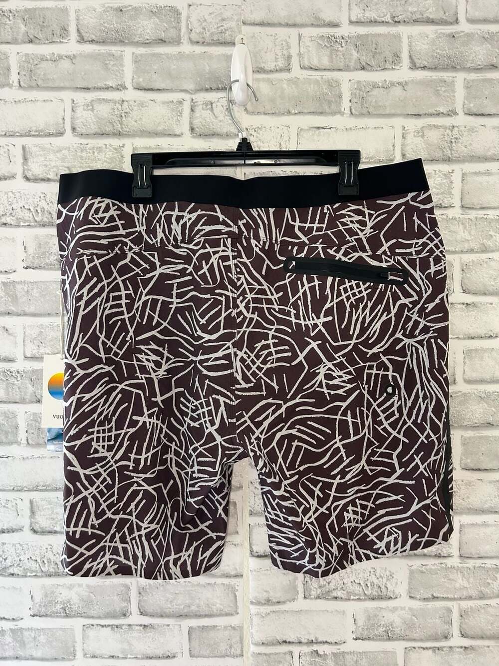 Vuori Taylor Knox Collection Men's Abstract Print Performance Board Shorts - Picture 4 of 4